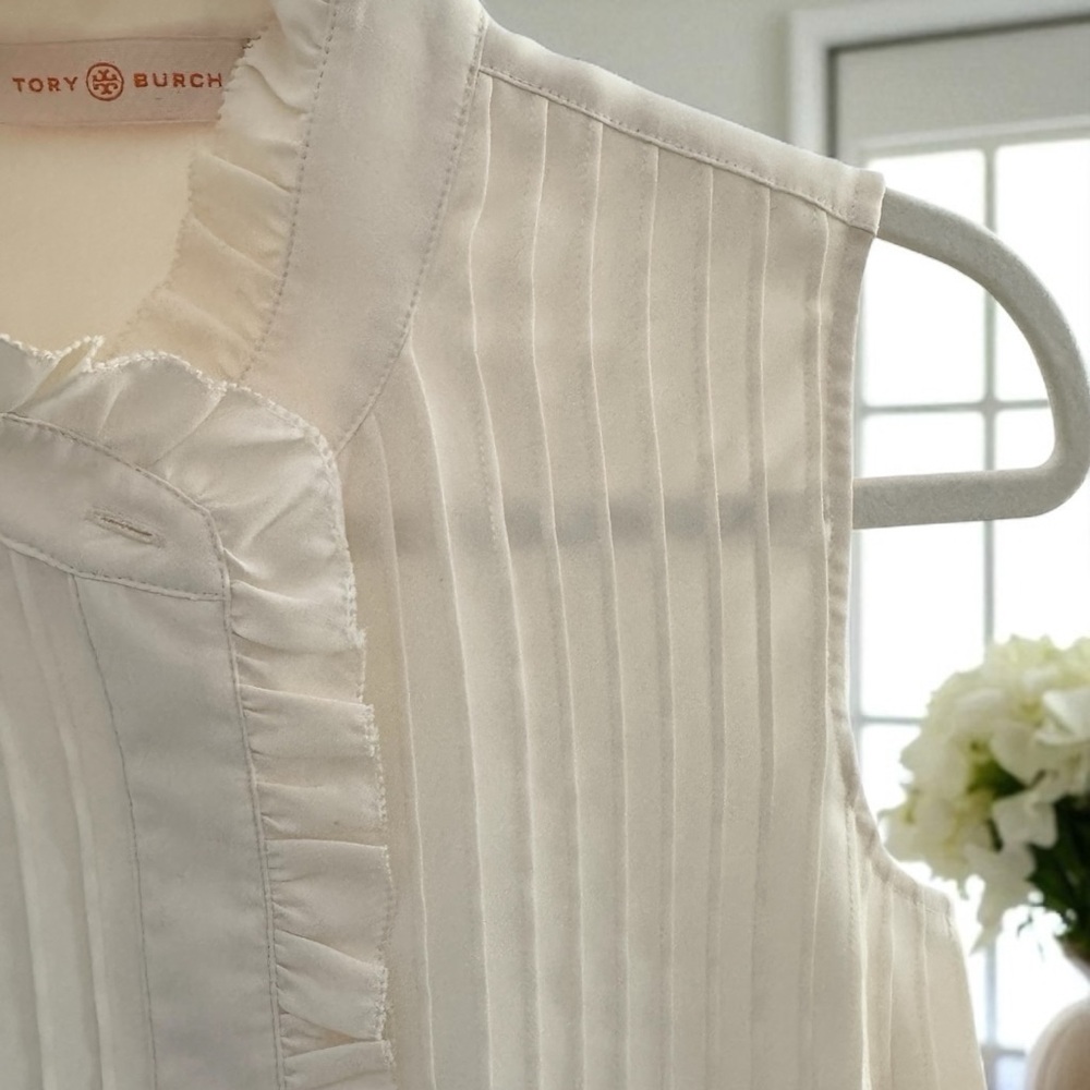 LIKE NEW Tory Burch Elegant Ivory Sleeveless Blouse EXCELLENT CONDITION - Picture 2 of 8